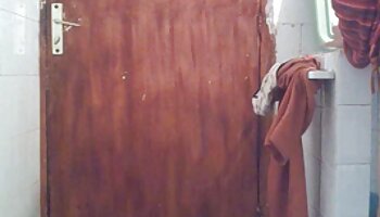 Filipina TS Füchsin Eva Lin porno ü50 genießt intensiven Dreier mit Paar