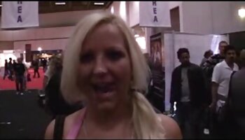 Süßes heißes Babe porno filme von reifen frauen Lotus Lain will einen riesigen fleischigen Schwanz