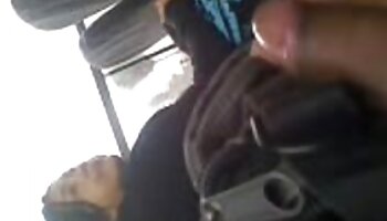 Brünette in Weihnachtswäsche gibt ihrem Mann BJ und fickt gratis video von reifen frauen in nylons