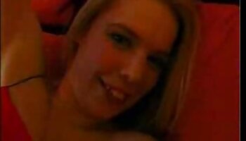 Riesentitten-MILF-Dreier mit süßem Teen und ihrem Freund porno ü50