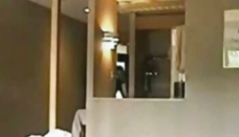 Mädchen mit massiven sex mit reifen frauen gratis Brüsten reitet harten Penis